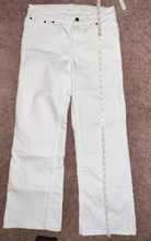 Load image into Gallery viewer, Thrifted White Capris
