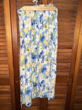 Load image into Gallery viewer, Thrifted Flower Skirt
